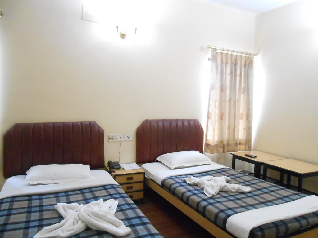 Hotel Akash Deep Kalküta Dış mekan fotoğraf